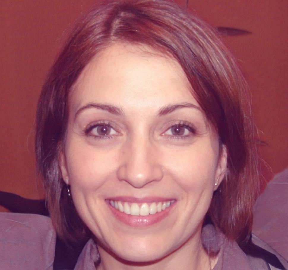 Retrato de Inés Valdovinos, analista de contenido